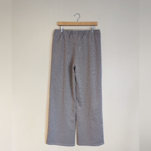 Versona Checked Trousers with Buttons - Picture 4 of 6